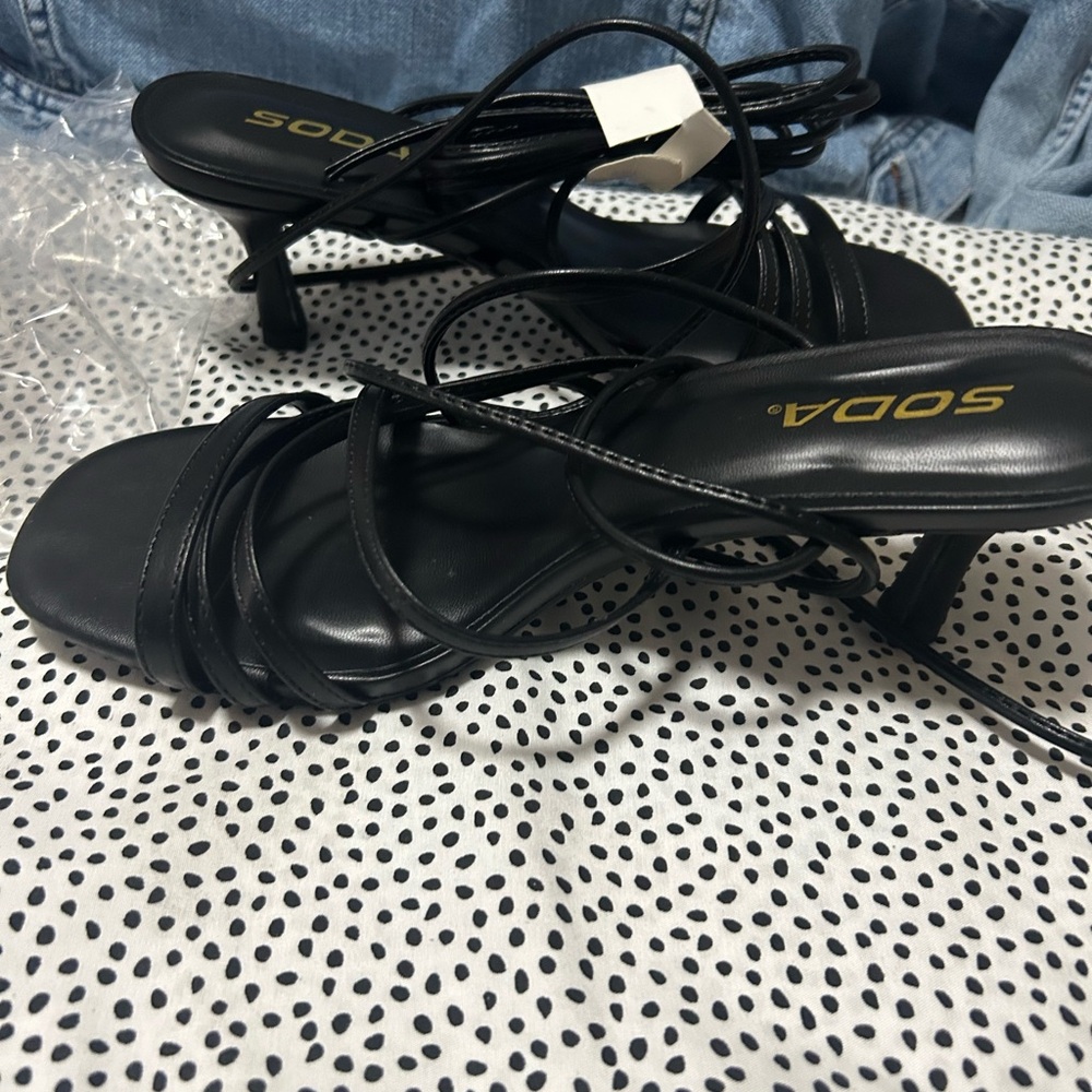 Soda Women's Elegant Black Lace-Up Heels